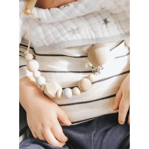 NATURAL WOOD & BPA FREE SILICONE PACIFIER CLIP